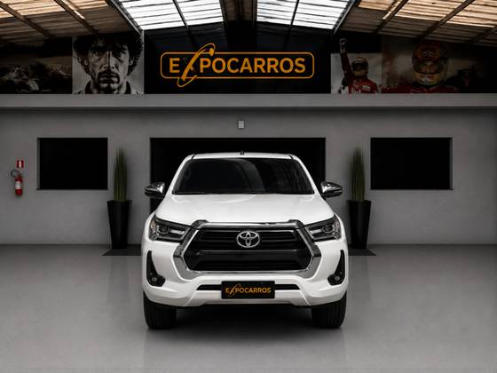 TOYOTA HILUX 2.8 D-4D TURBO DIESEL CD SRV 4X4 AUTOMÁTICO TOYOTA HILUX 2.8 D-4D TURBO DIESEL CD SRV 4X4 AUTOMÁTICO